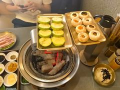 -围炉肉舍•炭烤活鳗•丹东海鲜烤肉(步行街店)