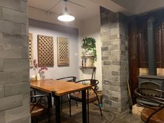 -蓝壁虎咖啡酒馆