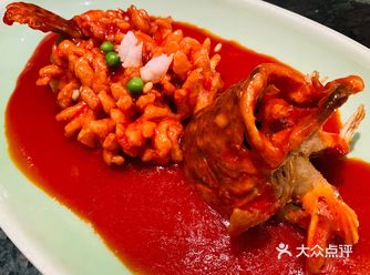 东坡肉有肥有瘦,层层分明,酥软入味