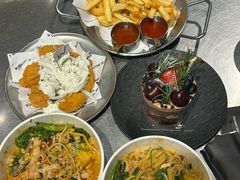 -W COLLECTIVE  DESSERT SHOP