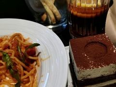 -必胜客(阿罗海店)