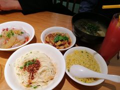-诚铭记·虾仁汤包·成都小吃(融创店)