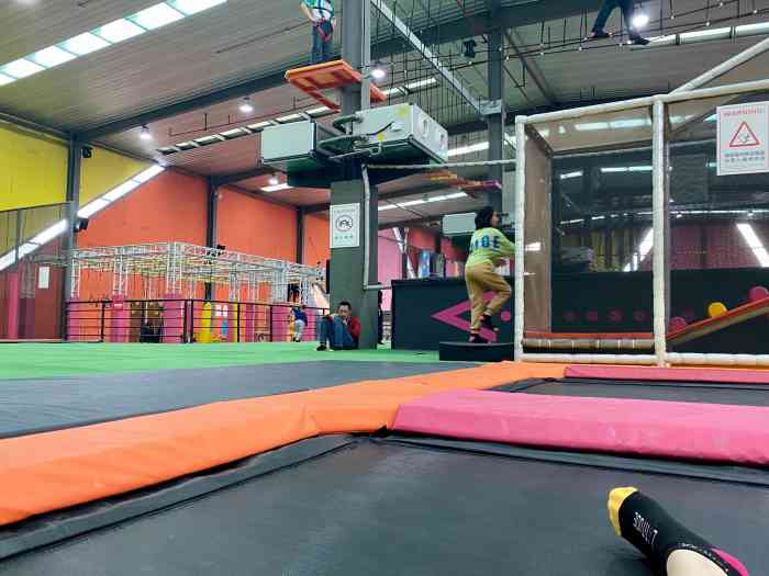 latitude乐图空间室内蹦床主题公园(长沙店)-"【位置】开车开了三十多
