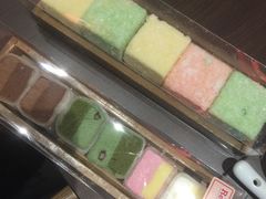 慕斯白玉卷-欧式面包坊(青岛万象城店)