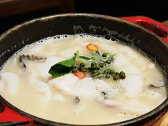 酸汤鱼-小大董·烤鸭(凤凰汇店)