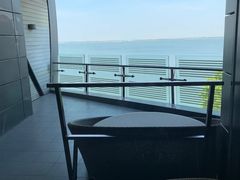 -上海滴水湖皇冠假日酒店