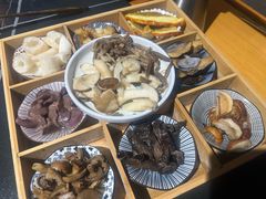 -野菌皇海景野生菌火锅(滨海大道店)
