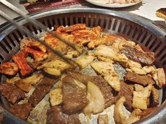 -汉金城海鲜烤肉自助百汇(威海威高广场店)