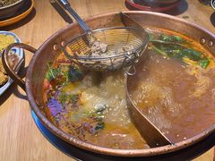 -洱火云南酸菜牛肉火锅(石景山当代商城店)