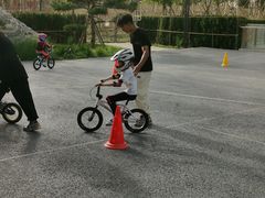 -八爪矩阵极限运动馆·儿童平衡车·感统训练(南海子公园校区)