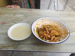 油泼加肉臊子-佳佳面馆(龙首村东区店)