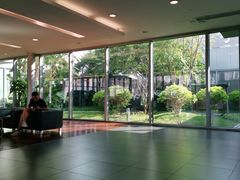 -广州鸿粤星辉奔驰4S店(钟村店)
