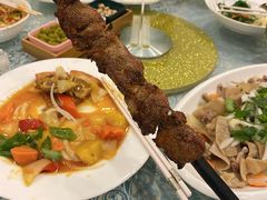 红柳枝烤羊肉-巴扎美食·新疆菜·西域歌舞表演餐厅(新疆大厦店)