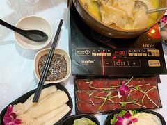 -鲜入围煮花胶鸡海鲜火锅