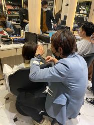 -HAIR CORNER