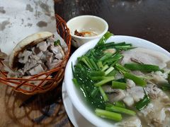 -金卯白肉罩火烧
