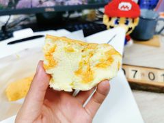 流心咸蛋黄蛋糕-汤姆大师傅鲜香牛肉饼(深圳保利文化广场店)