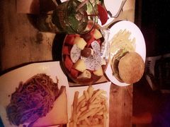 -Helens海伦司小酒馆(津湾广场店)