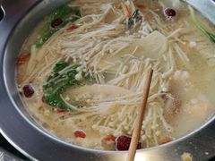 -佬土鹅肠火锅(扬中步行街店)