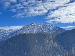 -丝绸之路山地度假区滑雪场