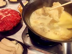 -鲜入围煮花胶鸡海鲜火锅