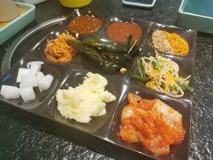 -烤路里·韩国品质自助烤肉(石路天虹4号店)