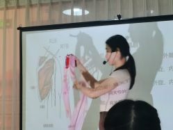 -亚太瑜伽普拉提学院