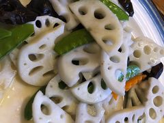 -闯关东东北农家菜(崂山石老人店)