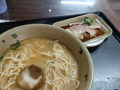 -亮亮面馆(经六路店)