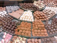 -Laderach 莱德拉(上海环贸iapm店)