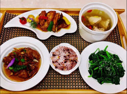-臻康乃馨月子中心(集美店)