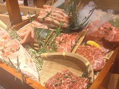 -山川小町·极番烧肉(新地假日广场店)