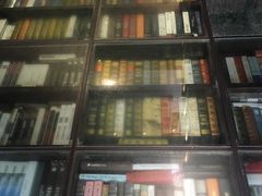 -钟书阁(松江泰晤士小镇店)