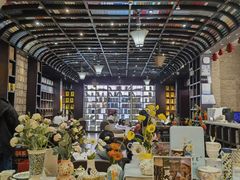 -钟书阁(松江泰晤士小镇店)