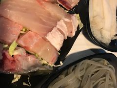 -鲜入围煮花胶鸡海鲜火锅
