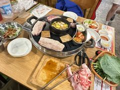 -江南猪肉商会无限续吃(弘大店)