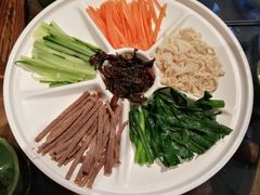 鸡丝凉米线-云海肴·汽锅鸡·云南菜(天山百盛优客店)