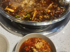 -肖肖酸萝卜鱼火锅(总店)