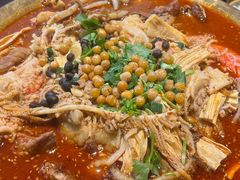 -张翻越·川渝冒菜·武汉黑鸭煲(城北万象城店)