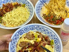 -李与白包子铺(桐梓林店)