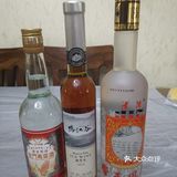 今日菜谱 香酥鲫鱼 备料 鲫鱼，香葱，姜片，蒜