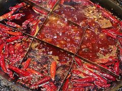 -渝嘴小老弟老火锅(华新村店)