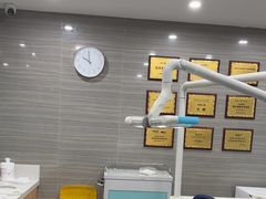 -上海仁爱医院口腔科 · 种植