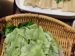 -七欣天香辣蟹火锅(上海银亿滨江店)