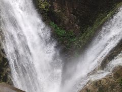 -燕子河大峡谷天坑仙境