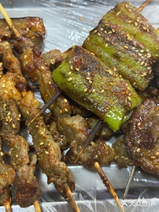 正宗新疆天山烧烤(贵新街店)图片