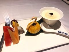 天鹅酥-Yan Ting 宴庭中餐厅(上海静安瑞吉酒店)