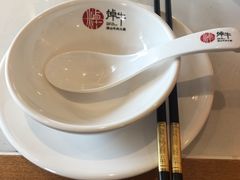 餐具摆设-焯牛潮汕牛肉火锅(云峰街创始店)