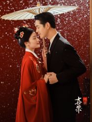 -雪中彩影婚纱摄影·微光艺术中心