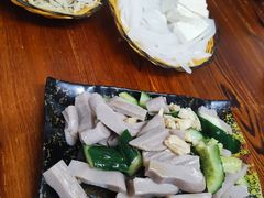 -洞庭洲·防空洞火锅·烧烤·铜锅涮肉(新百广场店)